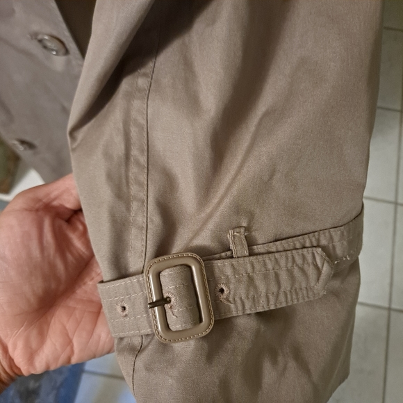 London Towne trench coat - Picture 9 of 12